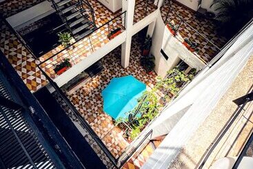 Отель The Orange House