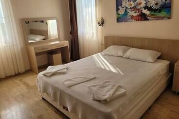 هتل آپارتمان Oasis Apart