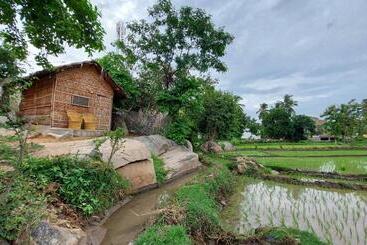 פנסיון Sunrise Guest House & Restaurant