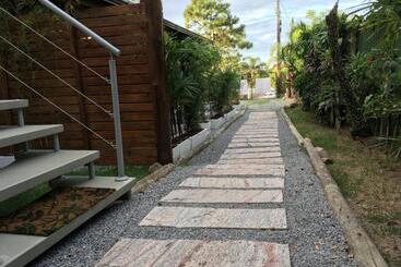 펜션 The Embau Lofts