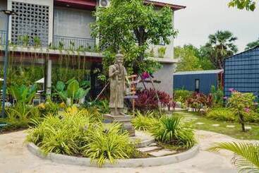 منتجع Kampot Tropical Village
