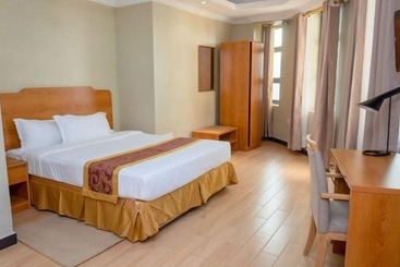 Tropical Plaza Apartments