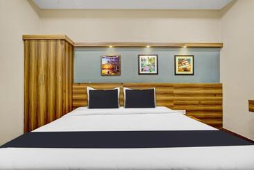 酒店 Century Regency