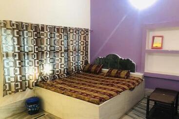 בית מלון כפרי Highway Palace,chituwa