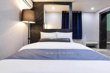 On & Off Hotel Bupyeong
