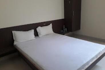 호텔 Vinayak Residency,dhamnod