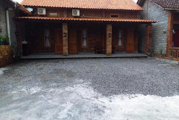 هتل Wilujeng Homestay