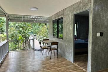 פנסיון บ้านสวนริมธาร โฮมสเตย์ ท้ายเหมือง พังงา