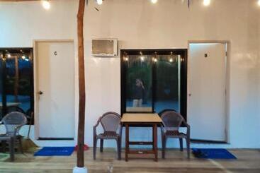 پانسیون Cocohut Beach House