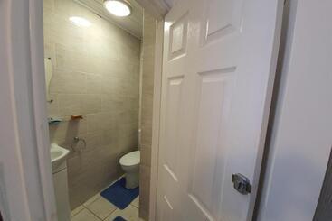 Пансион Eastwood Rooms