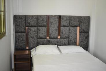 בית מלון כפרי Chalet Lo Tres Hermanos