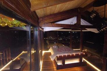 מלון כמוסות Chiamox Glamping