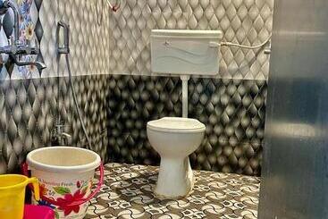 בית מלון כפרי Dandeli Goldfinch Resort