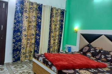 בית מלון כפרי Hill Paradizè Restaurant & A Peaceful Stay! Mostly Visiting Places Are Near By