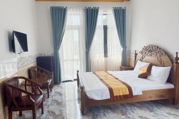 هتل Quốc Hương