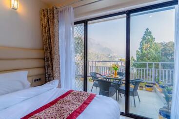 בית מלון כפרי Royals Moonlight Resort,bhimtal