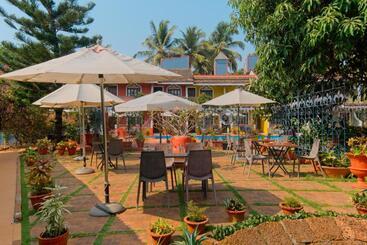 호텔 Skylark Resort