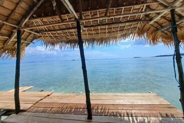 پانسیون Coco Huts Guest House