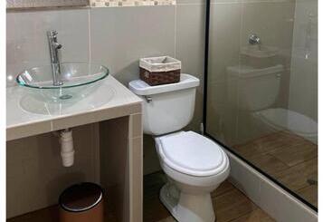 بنسيون Room In Bungalow   Grandfathers Farm   Disfruta De La Naturaleza En Un Lindo Flat