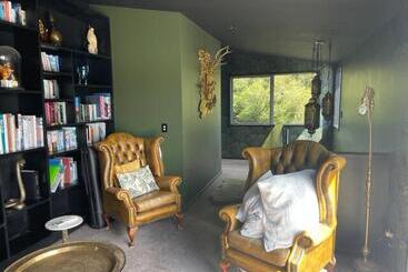 هاستل Upstairs Relaxing Loft