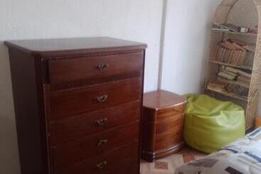 تختخواب و صبحانه Rey S House