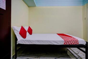 ホテル Collection O Palm Inn Ac Tourist Home