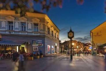 هتل Rooms Service Pasage Tuzla