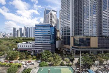 Aparthotel Lush Residences Makati