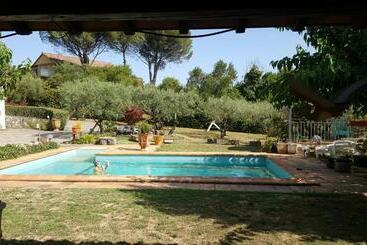 بنسيون Le Relais Fleuri