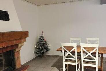 פנסיון Zimmer In Reihenhaus Mit Terrasse