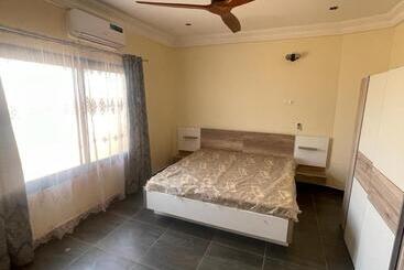 مبيت وإفطار Furnished House Of Véranda Groupe