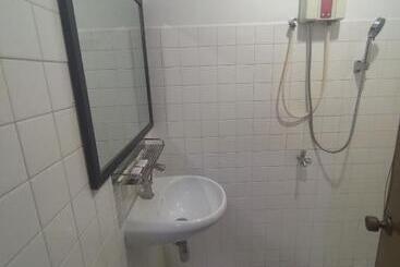 בית מלון כפרי Rhythm Bollywood Guesthouse