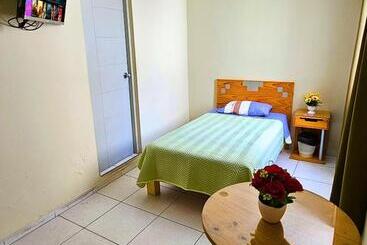 هتل Hostal Santa Barbara