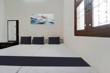 Отель Oyo Flagship Sk Lodge