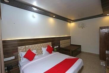 בית מלון כפרי Jbk By Prithvi   Couple Friendly Resort