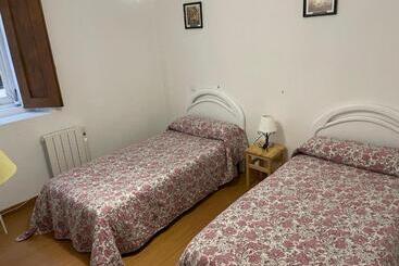 پانسیون Alojamiento Oviedo 1