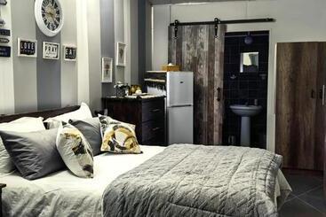 פנסיון Darmayhouse Guest House