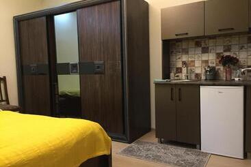 پانسیون Kristi S Home