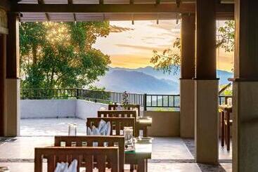 אתר נופש Celestial Hills   Villas & Suites By The Clarks