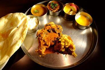 Hostel ワールドカリーの館　すぱいすろーど