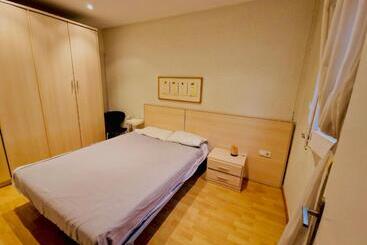 تختخواب و صبحانه Chill, Cozy Room Steps From The Shore