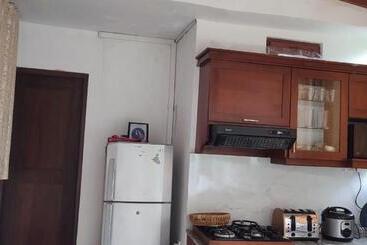 Blossoms Apartment 20 Min From Air Port