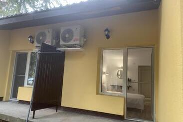 ホテル мотел тихия кът