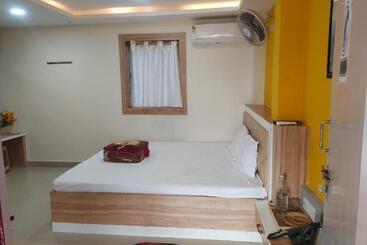 ホテル Mousuni Beach Canvas Resort