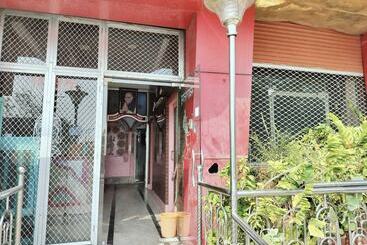 בית מלון כפרי Rawat