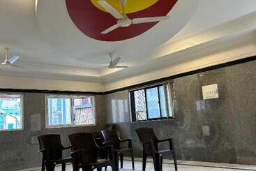 בית מלון כפרי O Rj Royal Inn