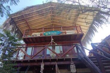 בית מלון כפרי Surf Camp   Máncora