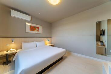 Maixinge Hotel   Shuttle Bus To Shanghai Pudong International Airport