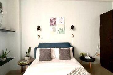 هتل آپارتمان Affordable Buenbyahe Staycation In Urban Deca Tower Edsa, F Residences And The Regalia Park Tower Cu