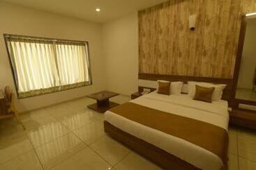 Hotel Amber, Vadodra